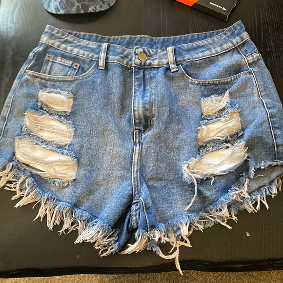 Blue Jean shorts - Picture 1 of 3